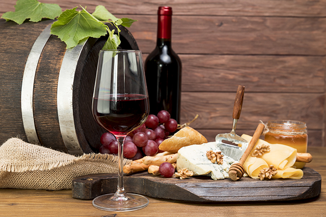 Les accords mets et vins parfaits avec le Buzet : sublimer vos repas