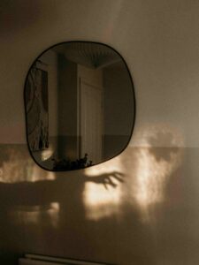 L'heure miroir 15h51 : découvrez son symbolisme et ce qu'elle révèle sur vous